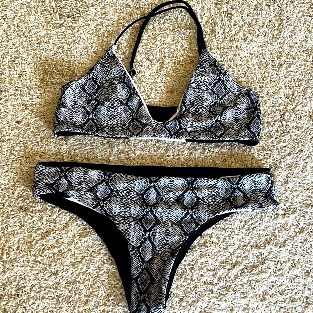 Cupshe reversible bikini